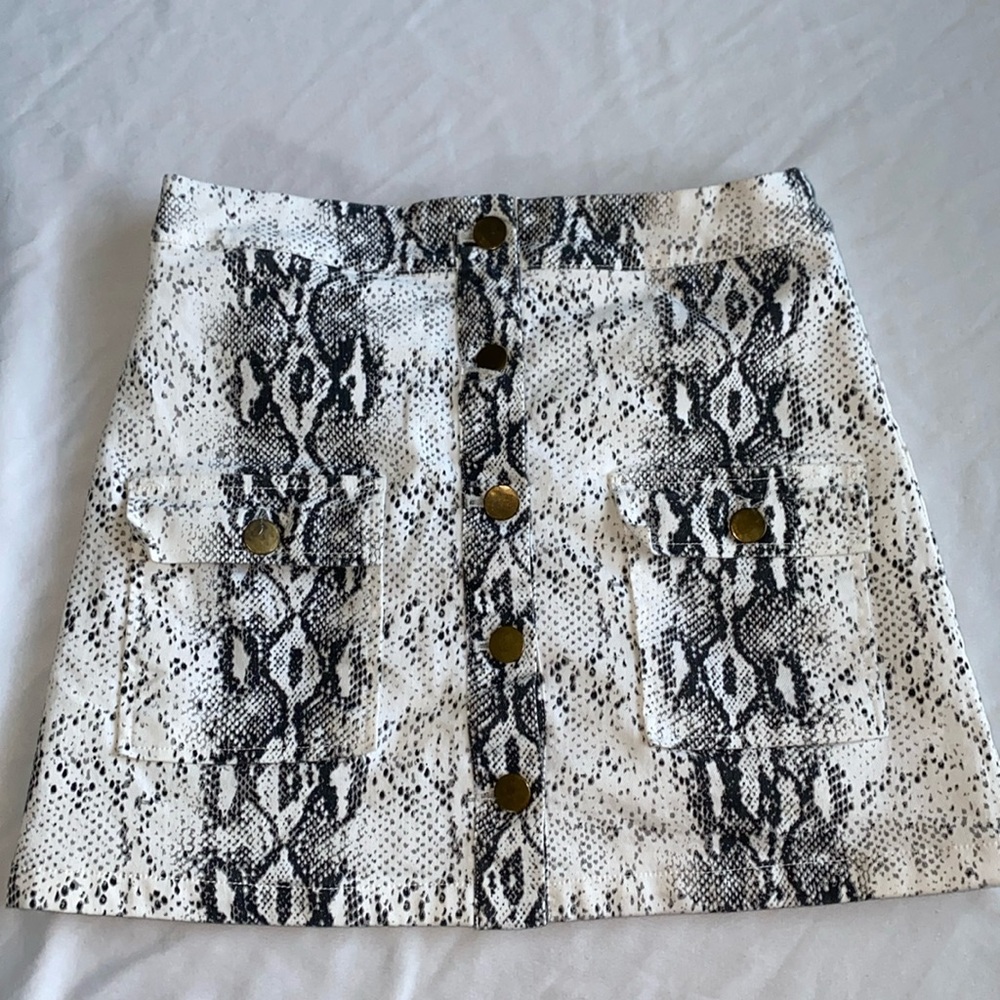 Snake Skin Font Skirt Black White And Gold